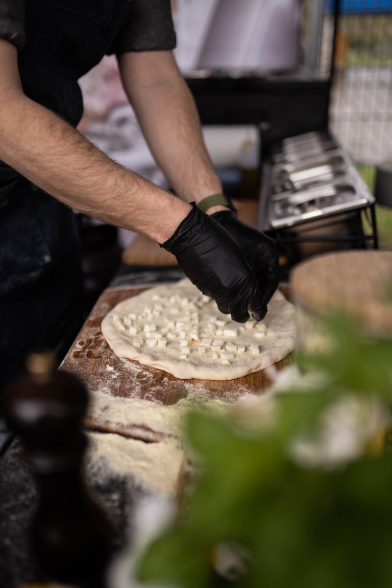 Pizza aus dem Ooni: Wenn der Garten zur Pizzeria wird
